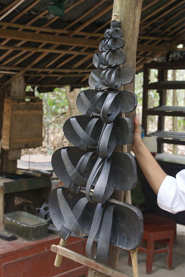 Sandals_made_from_tires