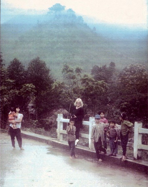 michele-thompson-traveling-to-sapa-1994