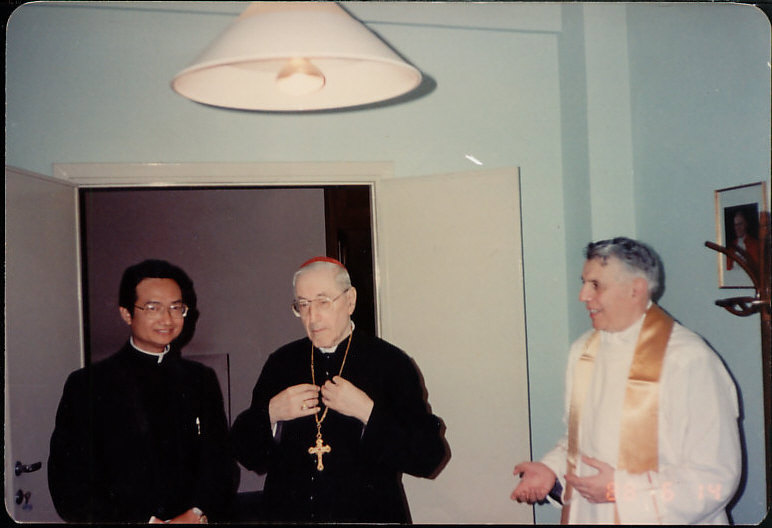 fr-khoat-meeting-with-pope-gregory-xvii-6-14-88